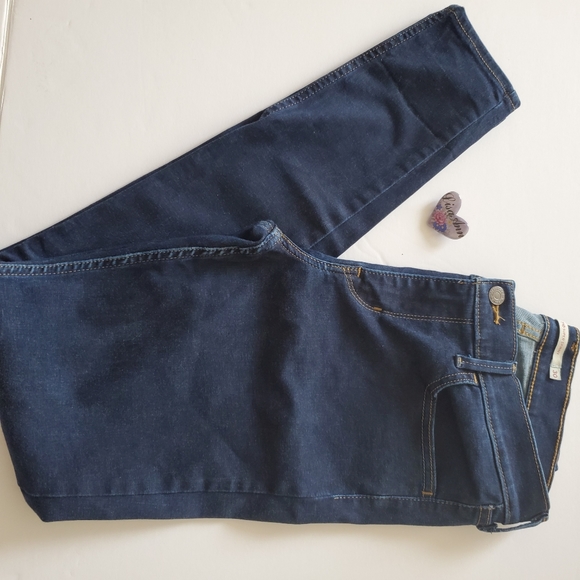 Levi's 710 100% Original's  Super skinny jeans like new - Picture 6 of 7
